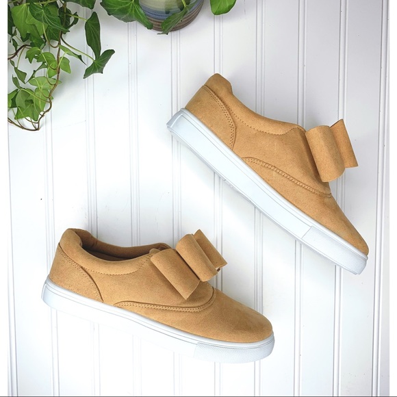 Tan Bow Sneakers - Picture 5 of 8